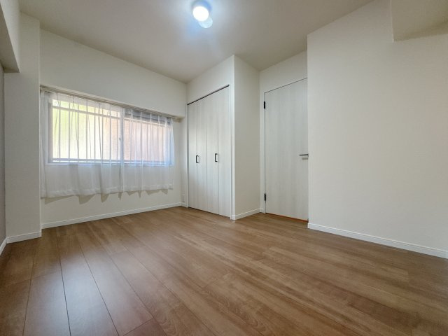 【洋室】 | ライオンズマンション長丘ガーデン2番館 | ここは子供部屋にどうですか？明るいお部屋は勉強もはかどるね！