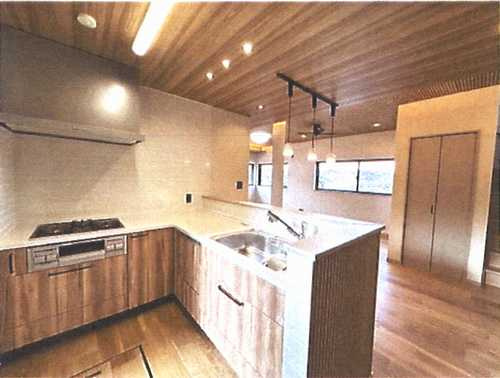 鎌倉市笛田6丁目　フルリノベーショ中古戸建のキッチン