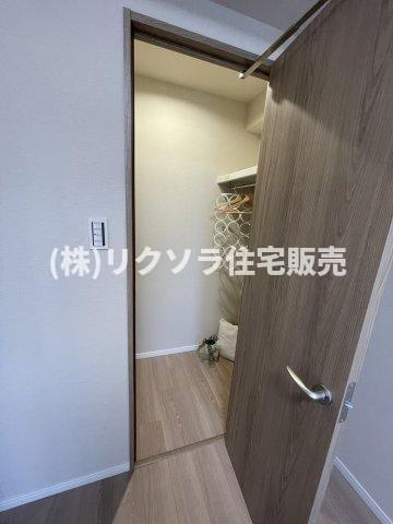 ダイアパレス香里園ブライトスクエアの収納|洋室6.0帖内
■物件内覧・資金計画相談・住宅ローン相談、リフォーム相談、お問合せ受付中■
※当日・翌日のご内覧、ご相談はお電話でのお問合せがスムーズです！