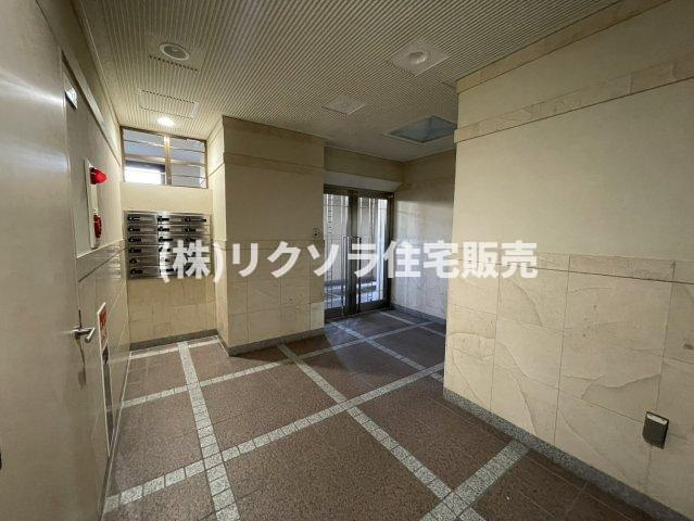 ダイアパレス香里園ブライトスクエアのエントランス|集合ポスト有
■物件内覧・資金計画相談・住宅ローン相談、リフォーム相談、お問合せ受付中■
※当日・翌日のご内覧、ご相談はお電話でのお問合せがスムーズです！