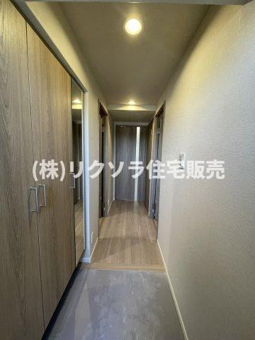 ダイアパレス香里園ブライトスクエアの内装|玄関内部
■物件内覧・資金計画相談・住宅ローン相談、リフォーム相談、お問合せ受付中■
※当日・翌日のご内覧、ご相談はお電話でのお問合せがスムーズです！