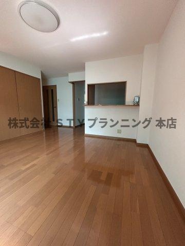 仲介手数料０円！ボヌール岩崎台A棟の居間・リビング