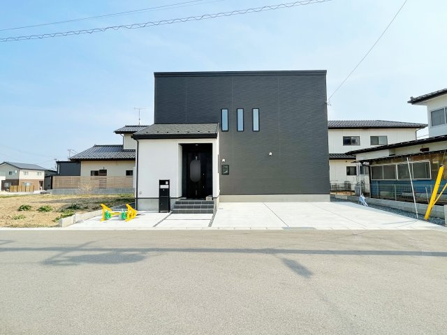 伊達市箱崎字布川　CLEIAS TOWN　の駐車場