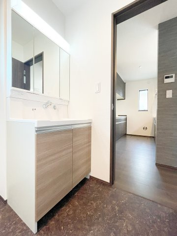 伊達市箱崎字布川　CLEIAS TOWN　の独立洗面台