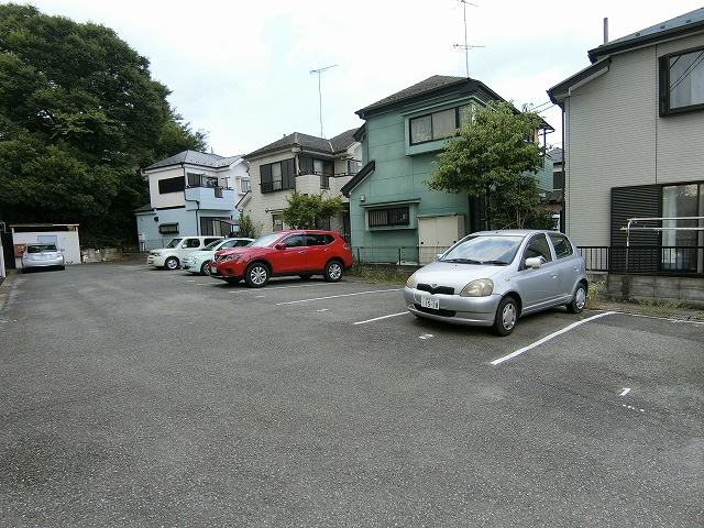 パピヨン渓北の駐車場