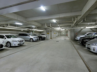 【駐車場】