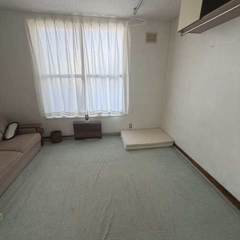 室蘭市八丁平3丁目39-14戸建の居間・リビング