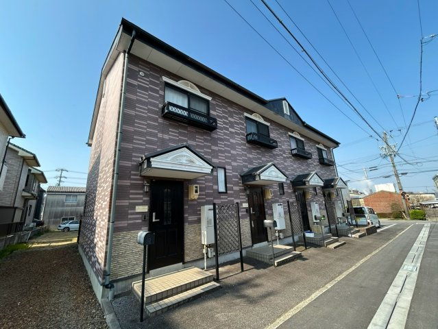 額田郡幸田町大字横落字郷中のアパートの外観