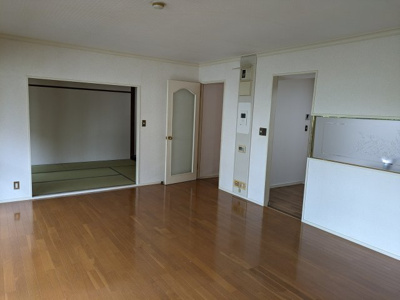 【居間・リビング】 | ラフィーヌ芦屋 | リビングです