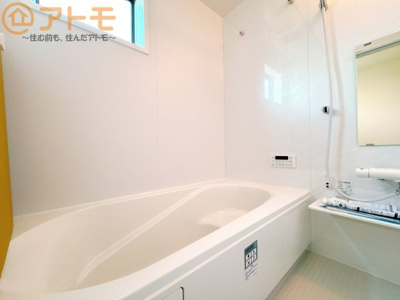 【浴室】 | 焼津市利右衛門3期　新築戸建　3号棟 | 浴室乾燥などの機能も充実♪ユニットバスはお掃除もしやすく家事の手間も軽減！窓は湿気をこもらせません！