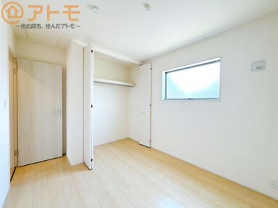 【寝室】 | 焼津市利右衛門3期　新築戸建　3号棟 | 毎日すごす部屋の広さや陽当りも気になるポイントですね！現地で体感してみてください♪