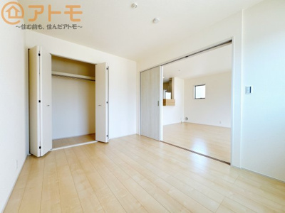 【子供部屋】 | 焼津市利右衛門3期　新築戸建　3号棟 | 全室収納があるので、家族それぞれのお洋服や季節家電もしっかり収納できます♪