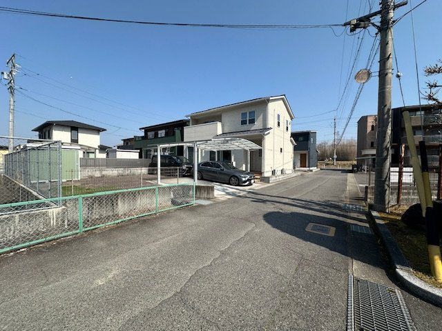 中古住宅　倉知の前面道路含む現地写真