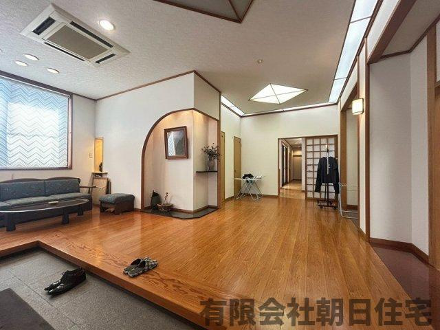 【玄関】 | 玉湯町玉造中古戸建 | きれいな玄関です