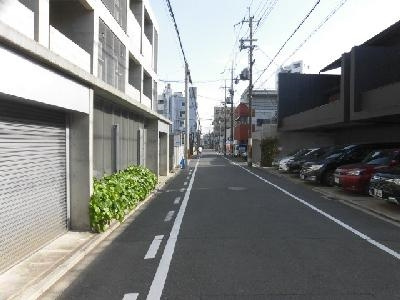 ブローニュ府庁前の周辺|前面道路
