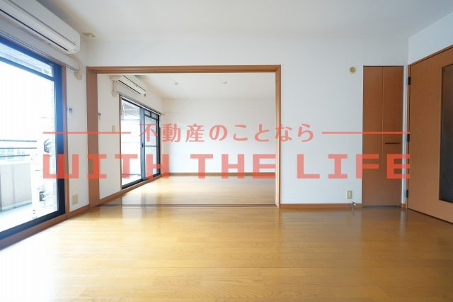 EKビル【キャッシュバック対象物件】の居間・リビング