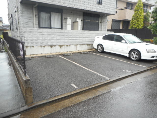 メゾンペイザージュの駐車場|敷地内駐車場