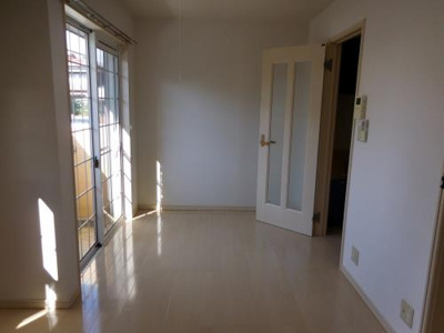 【居間・リビング】 | リブレア久留米大学駅前 | こちらの居間で趣味の時間をお楽しみください