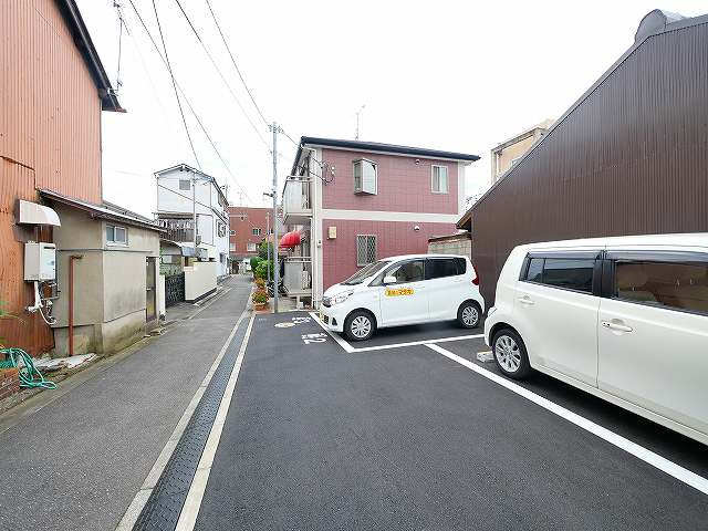 松田モータープールの駐車場