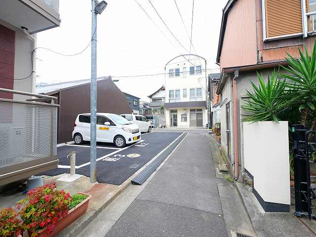 松田モータープールの駐車場