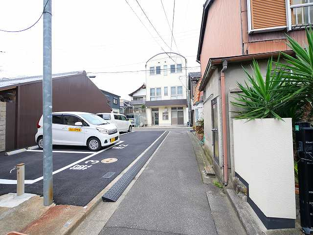 松田モータープールの駐車場