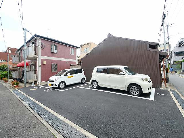 松田モータープールの駐車場