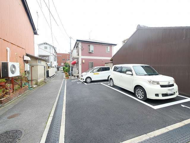松田モータープールの駐車場