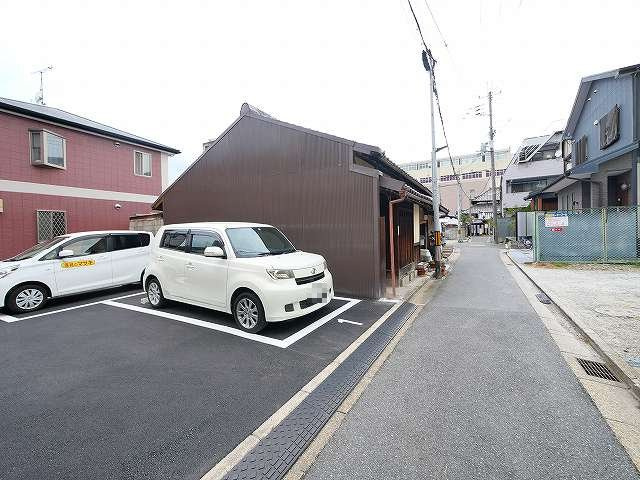 松田モータープールの駐車場