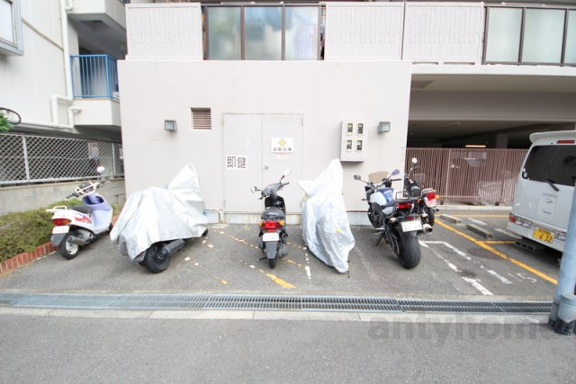 ルネ天満　仲介手数料無料の駐車場