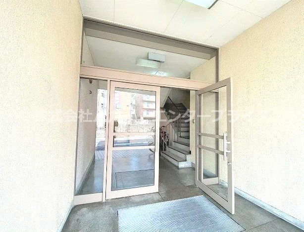 アルファコートのエントランス|ゆとりのあるエントランスです