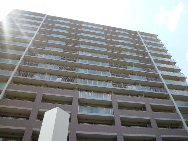 エルセレーノ上本町レジデンスの外観