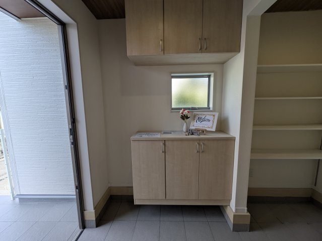 広い庭で何しましょう！！！【保土ケ谷区権太坂１丁目】新築戸建の玄関|広い玄関です！