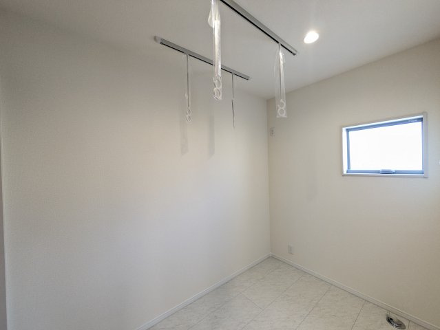 広い庭で何しましょう！！！【保土ケ谷区権太坂１丁目】新築戸建のランドリースペース|雨の日も安心のランドリースペース！