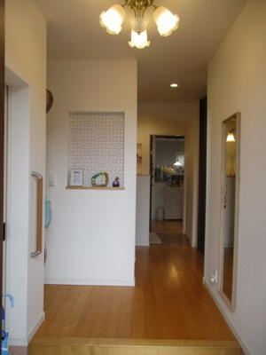 【玄関】 | 湯川三丁目2番32号（B-18）