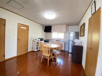 【居間・リビング】 | 【ルーフトップオーシャンビュー！】今帰仁村諸志　中古住宅