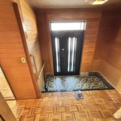 室蘭市港北町5丁目120-9戸建の玄関