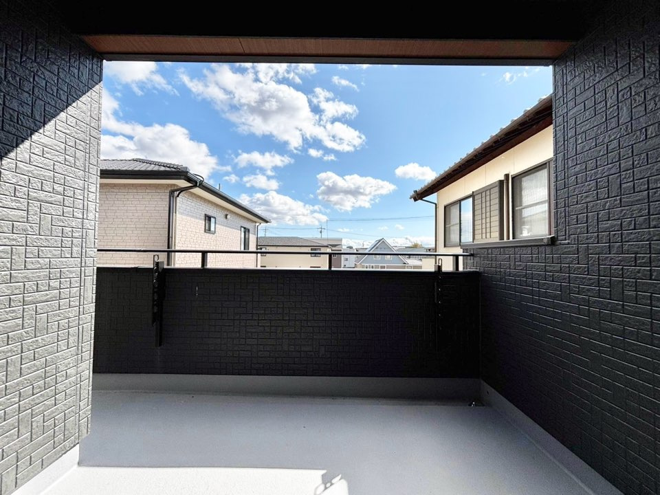 ブルーミングガーデン高浜市向山町1丁目　全2棟　新築戸建のバルコニー