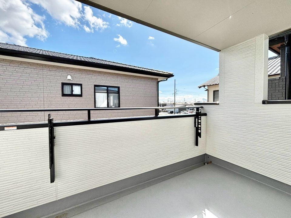 ブルーミングガーデン高浜市向山町1丁目　全2棟　新築戸建のバルコニー