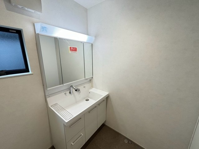 藤沢市善行2丁目　新築戸建全5棟の独立洗面台