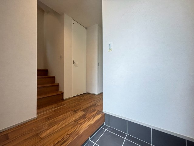 藤沢市善行2丁目　新築戸建全5棟の玄関