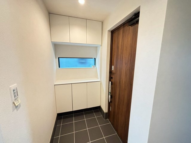 藤沢市善行2丁目　新築戸建全5棟の玄関