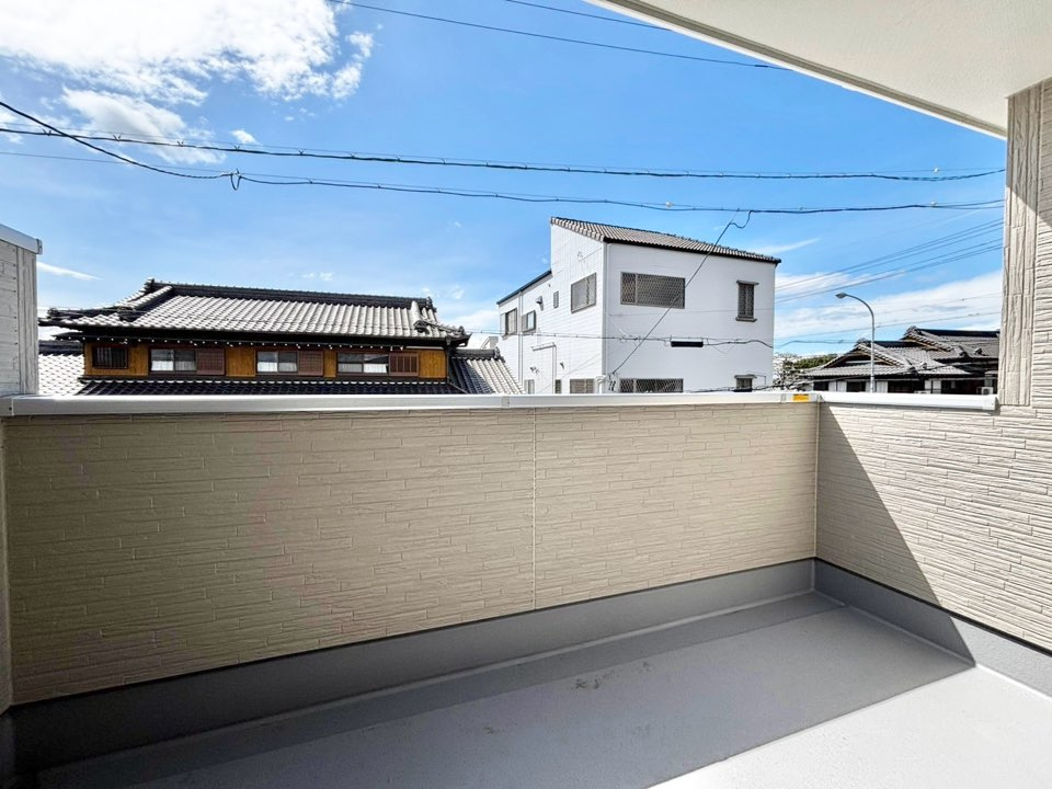 リーブルガーデン高浜市小池町3期　全5棟　新築戸建のバルコニー