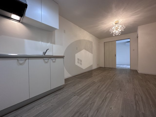 アート小若江の居間・リビング