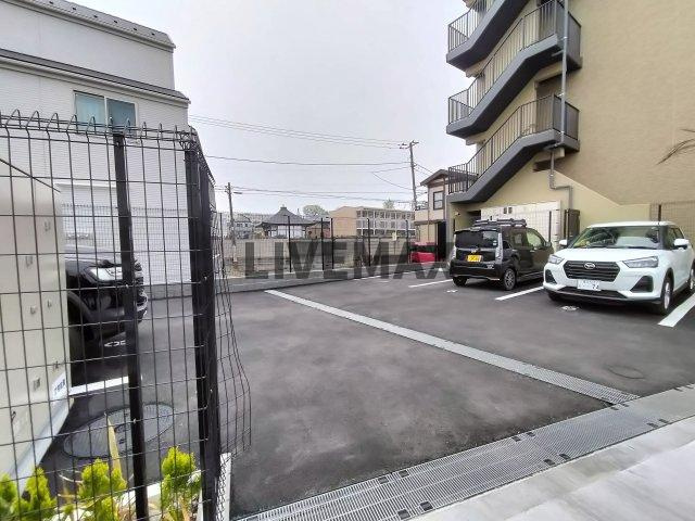【駐車場】ジェノヴィア赤羽 