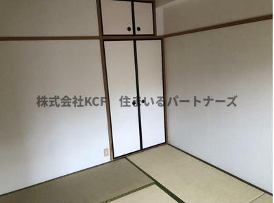 【寝室】 | 東櫛原35ビル | 使い勝手のいい寝室です