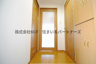【玄関】 | レジデンス東櫛原 | 明るい玄関です