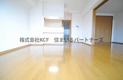 【居間・リビング】 | レジデンス東櫛原 | 使いやすいリビングです