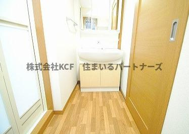 【洗面所】 | レジデンス東櫛原 | 忙しい朝には欠かせない洗面所です