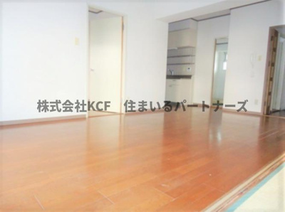 【居間・リビング】 | ラパスマンション諏訪野 | ゆったりとしたリビングです