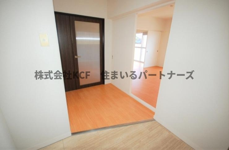 シェル幹のエントランス|ゆとりのあるエントランスです